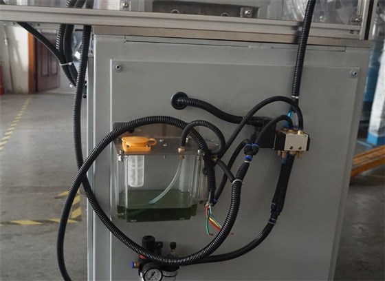 鋁合金下料機(jī)潤滑圖片 鋁合金下料機(jī)潤滑圖片