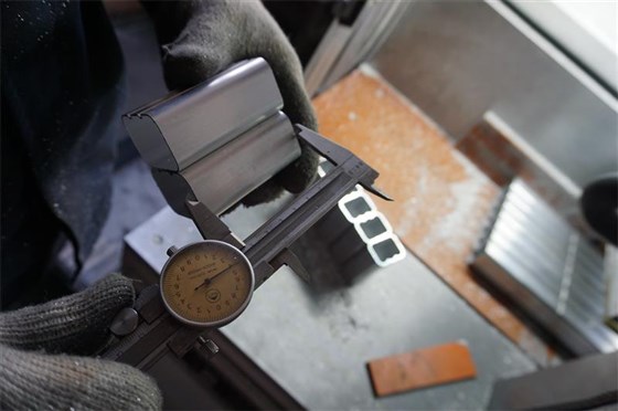 鋁合金精密切割機 鋁合金精密切割機