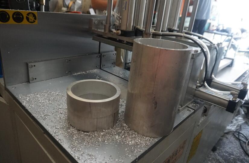 【江西】6063鋁合金切割，使用鄧氏DS-A400全自動鋁切割機(jī)