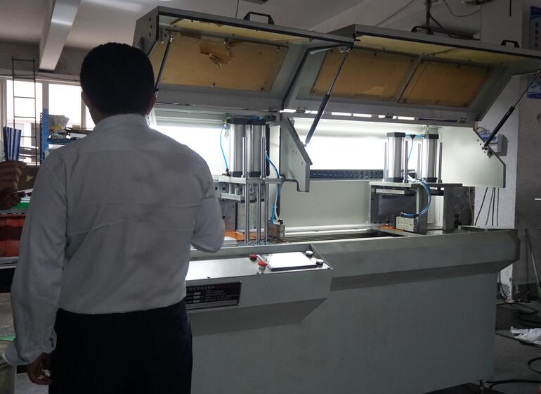 【四川】鄧氏DS-A450-3分離式切鋁機(jī)，鋸切汽車配件用異性空心、實心鋁棒