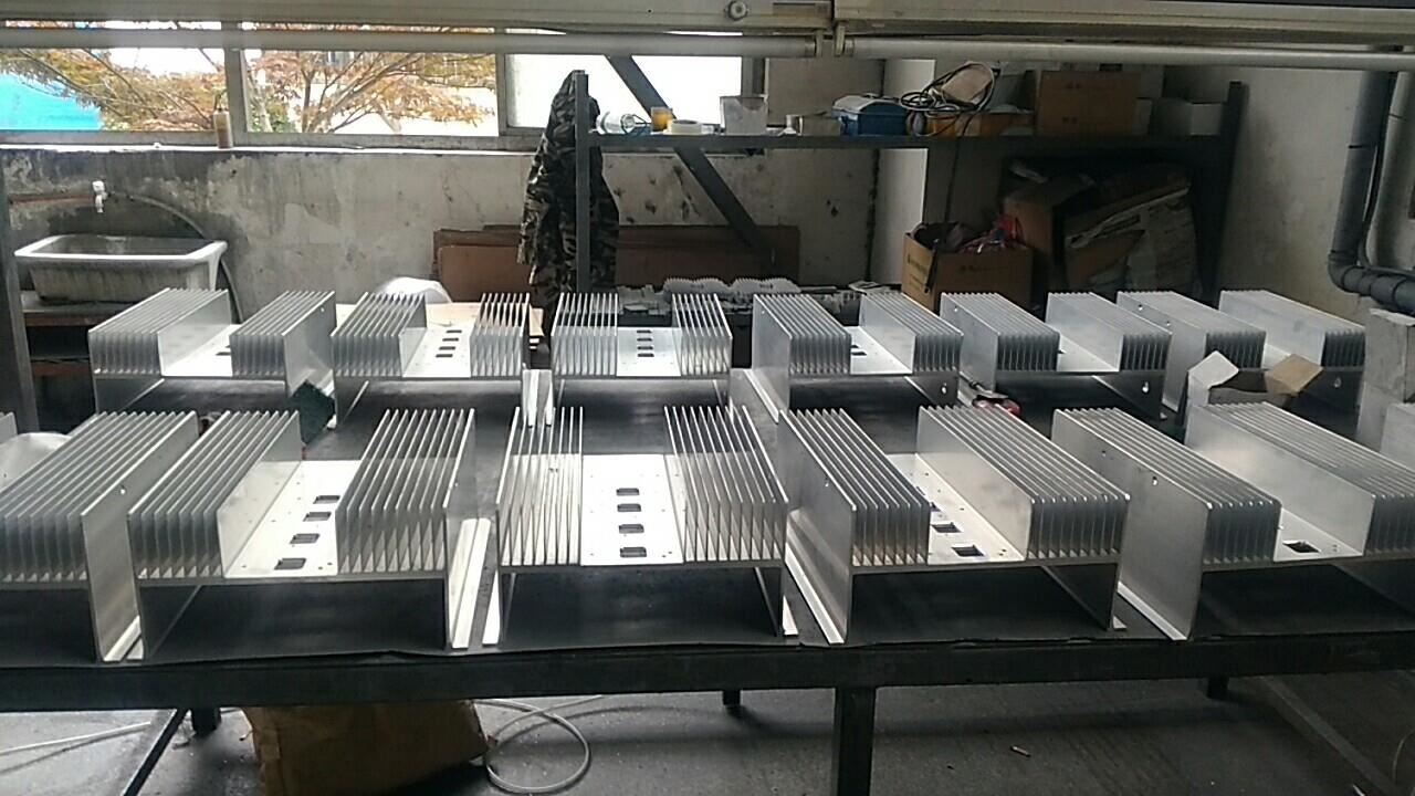 散熱器鋁型材切割機案例|散熱器行業(yè)佼佼者華泰精密